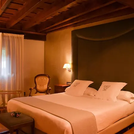 Casona De La Pinta Hotel