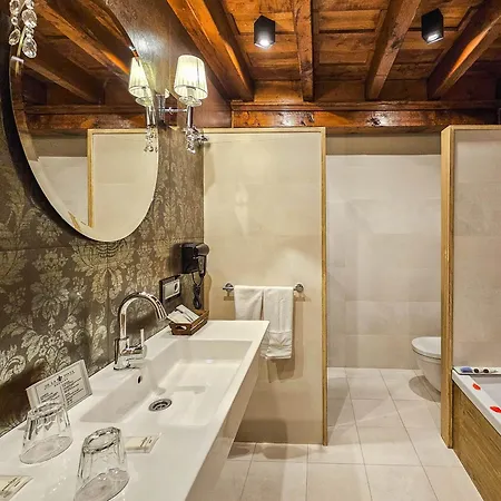 Casona De La Pinta 酒店 4*
