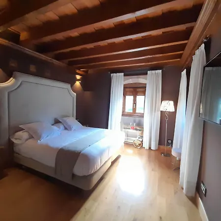Casona De La Pinta Hotel Riocorvo