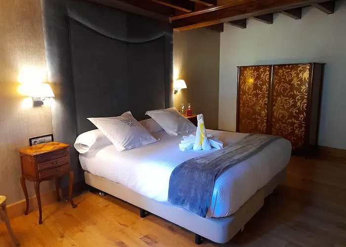 호텔 Casona De La Pinta 4*